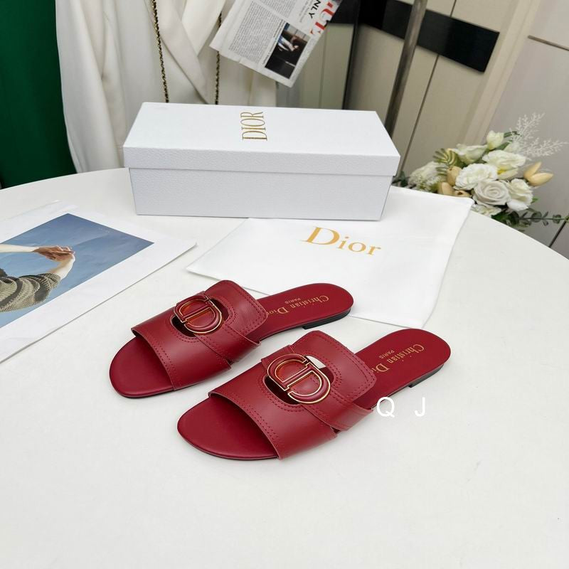 Classic Buckle Detail Comfort Slides