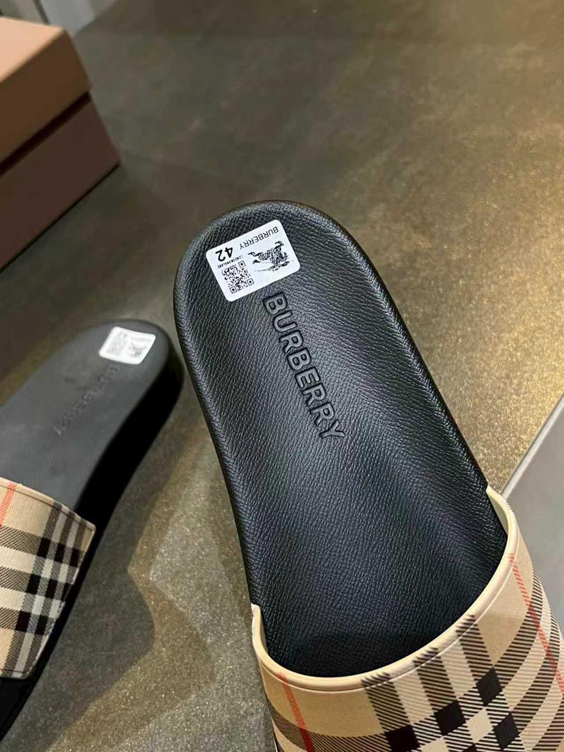 Classic Check Comfort Slides