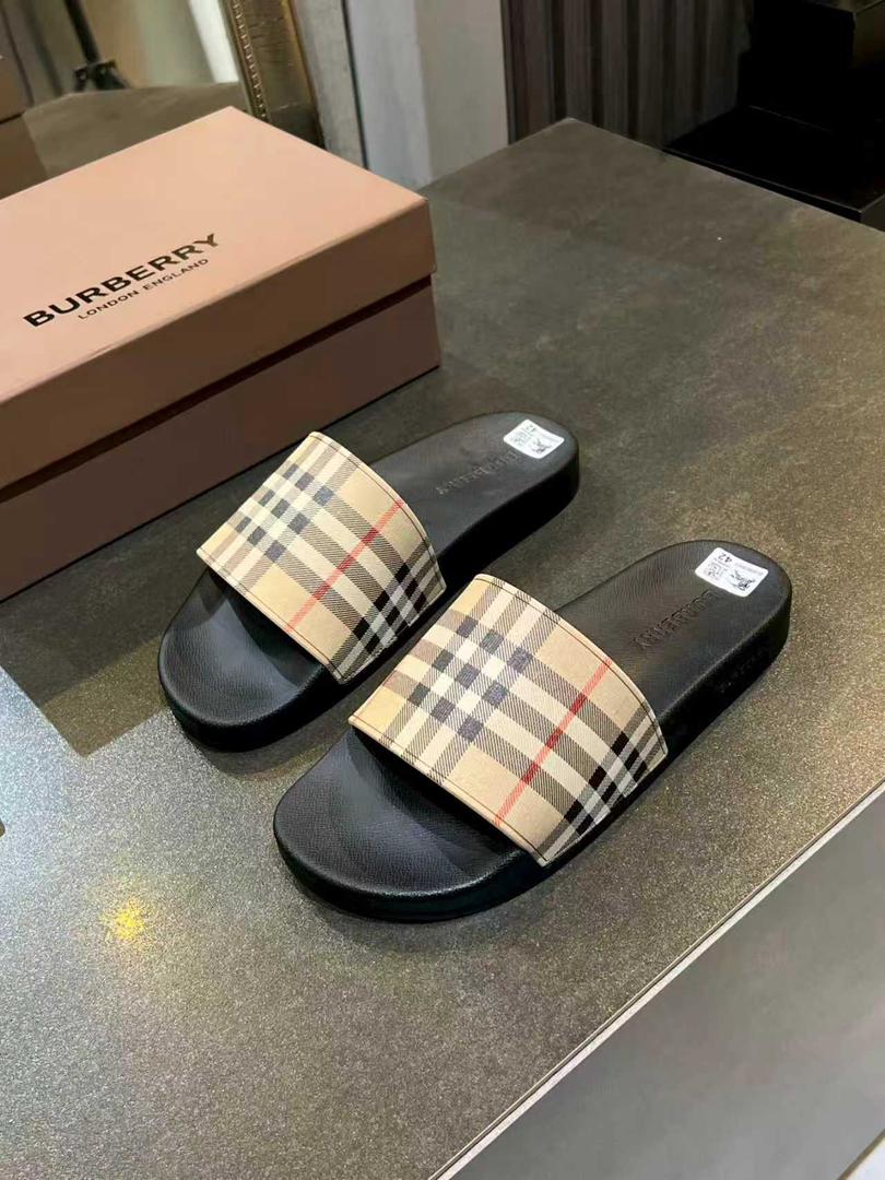 Classic Check Comfort Slides