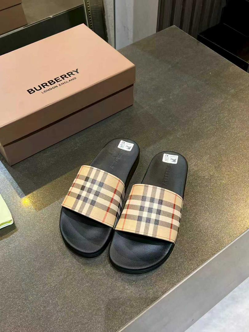 Classic Check Comfort Slides