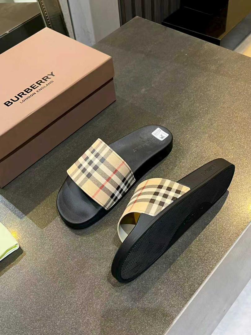 Classic Check Comfort Slides