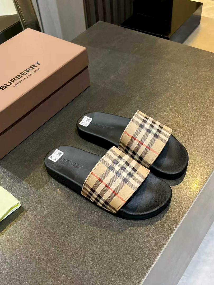 Classic Check Comfort Slides