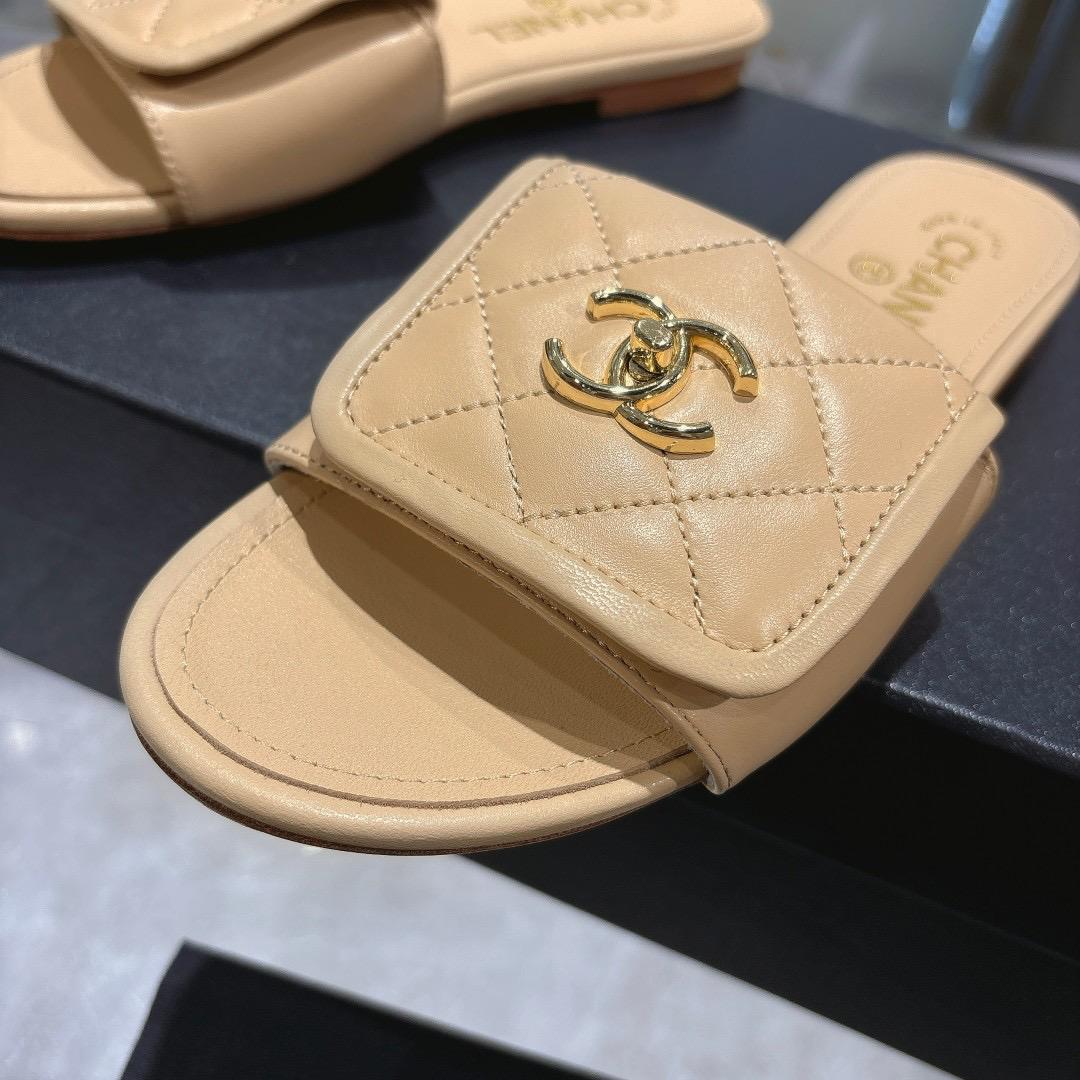 Quilted Slip-On Flat Sandals