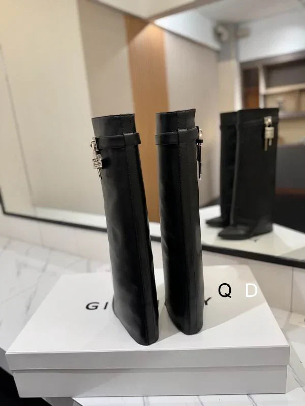 Elegant Knee-High Leather Boots With Lock Detail