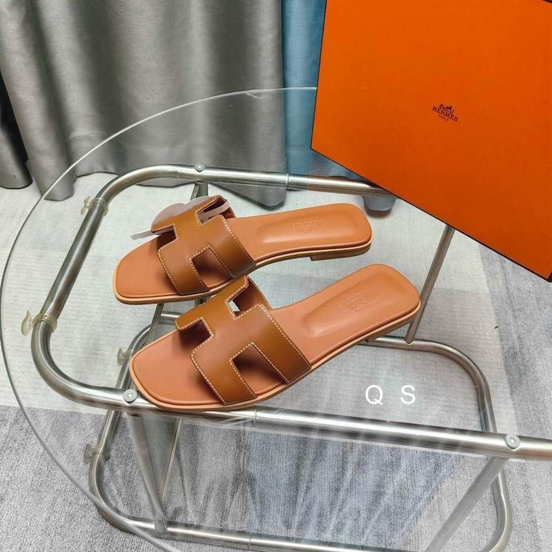 Classic Cut-Out Flat Sandals