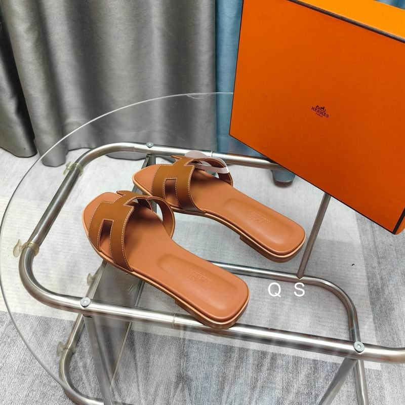 Classic Cut-Out Flat Sandals