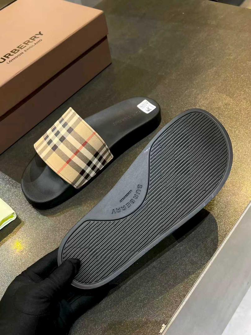 Classic Check Comfort Slides