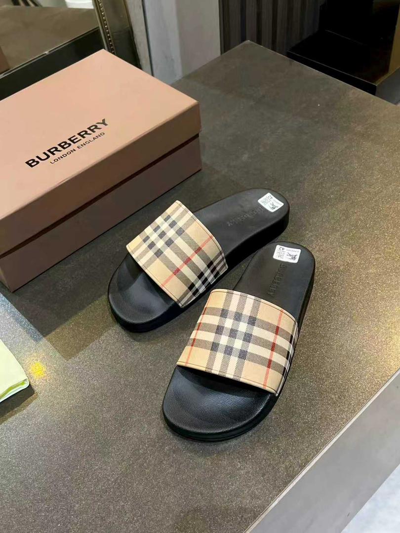 Classic Check Comfort Slides