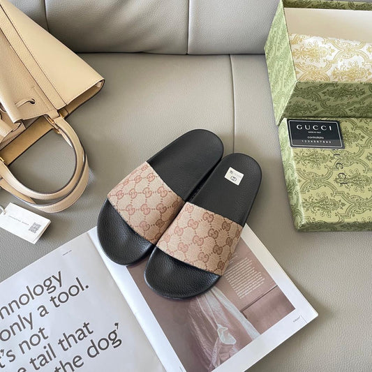 Heritage Pattern Comfort Slides