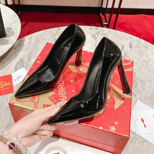 Black Pointed-Toe Pumpss